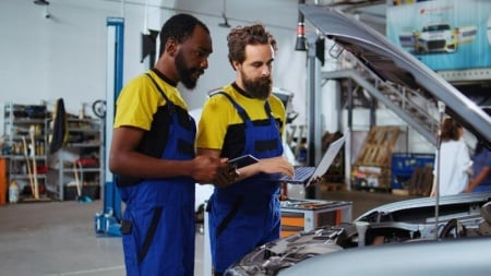Entretien auto : fr&eacute;quence et prestations indispensables