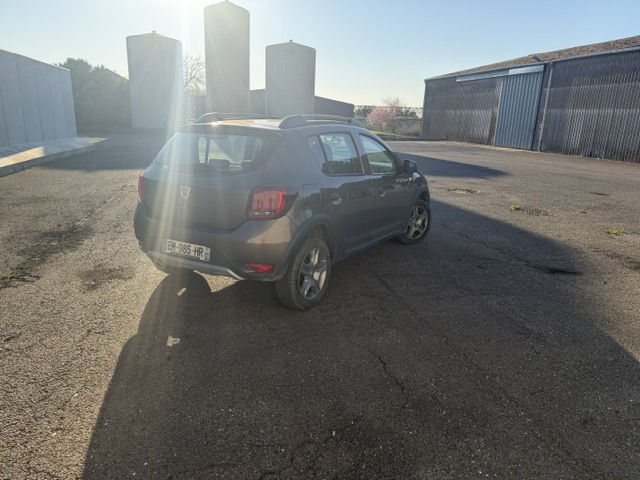 dacia_sandero.jpeg