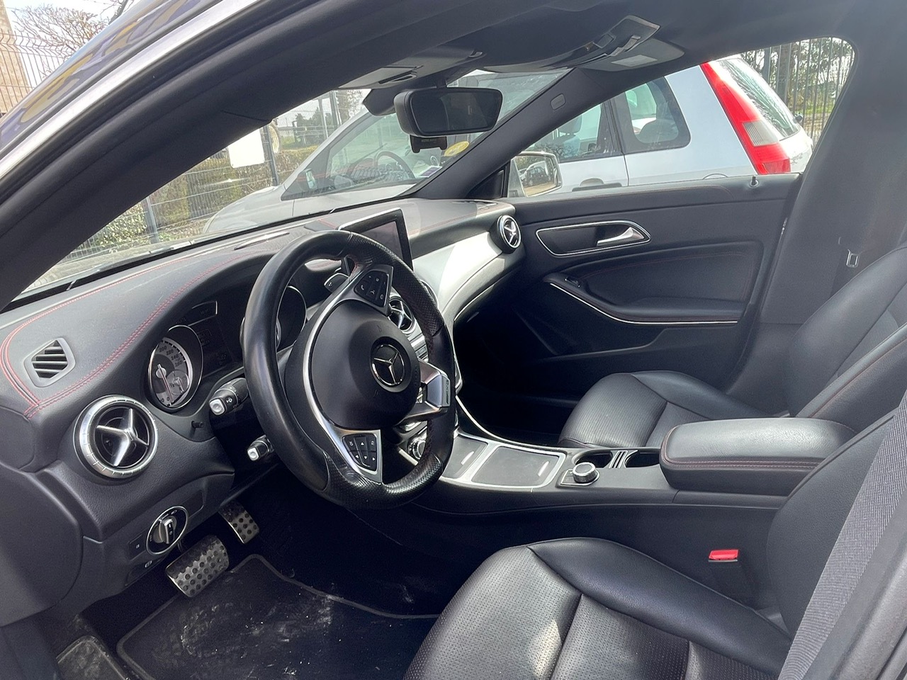 mercedes-chartres.jpg